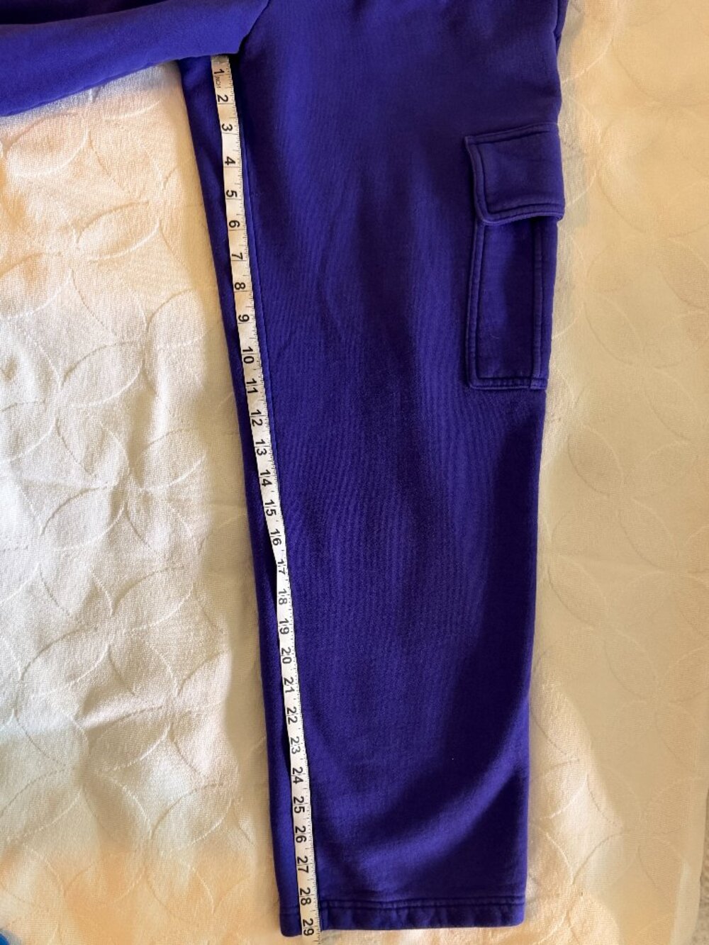 Aritzia TNA Cozy Fleece Mega Cargo - Picture 3 of 5